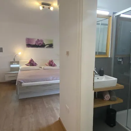Garni Vinea Montis בית הארחה 2*