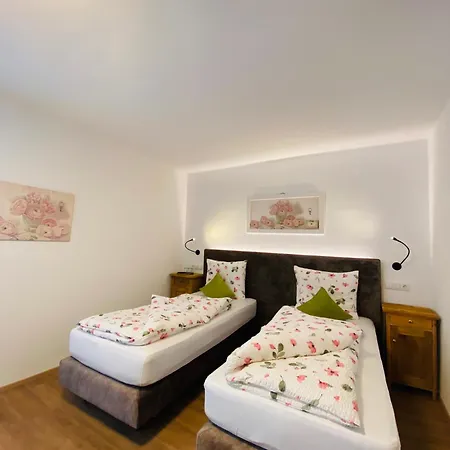 Guest house Hotel Garni Vinea Montis Termeno