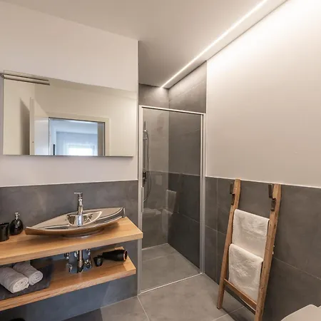 בית הארחה Garni Vinea Montis 2*